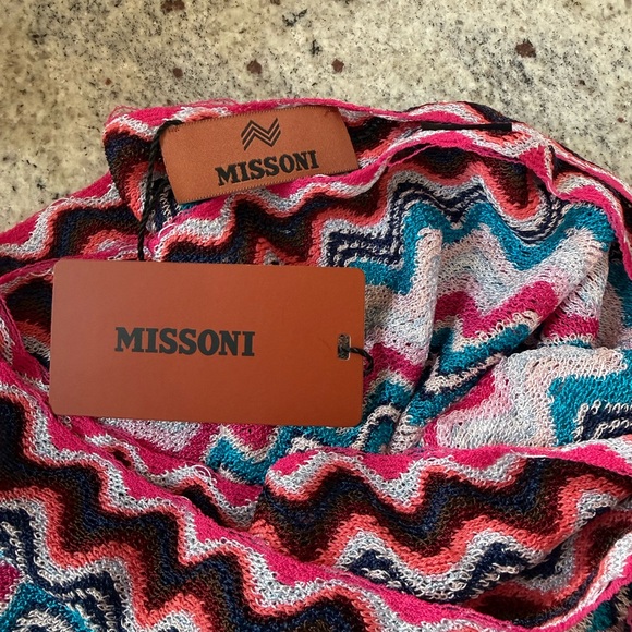 MISSONI Luxury Scarf – Made in Italy - Picture 6 of 8